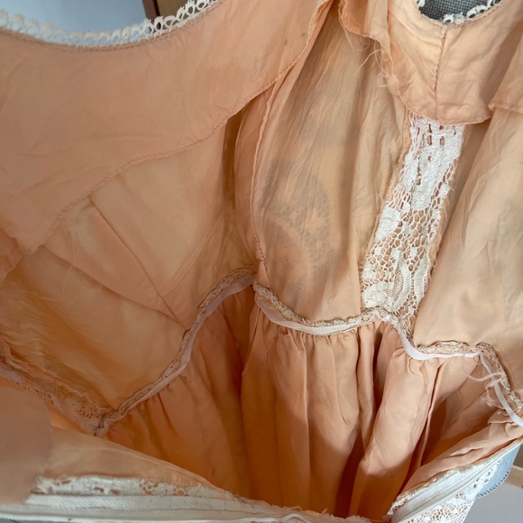 Vintage VICTOR COSTA Cream Lace Sleeveless Long Dress, Size S/M - Picture 15 of 15